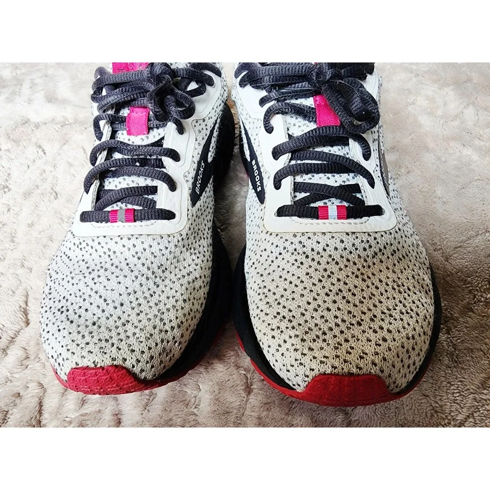 Brooks Trace Womens Running Shoes White Grey Pink 1203511B057 Size 9.5 B